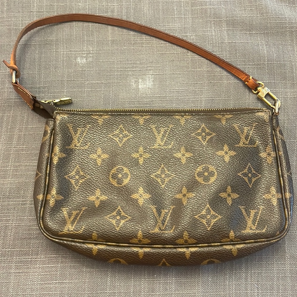 Louis Vuitton monogram Pouchette